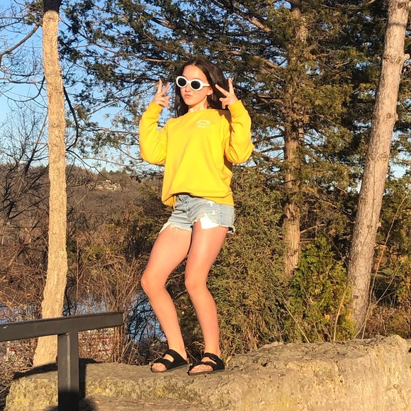 Meet your Posher, Ivy - Picture 1 of 1